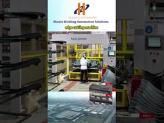 ربات ها قطعات پلاستیکی را پس از قالب گیری می برشند